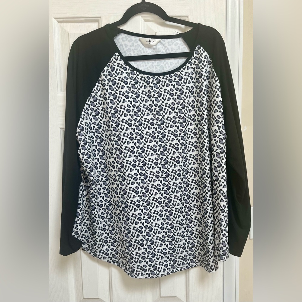 Leopard and black raglan blouse